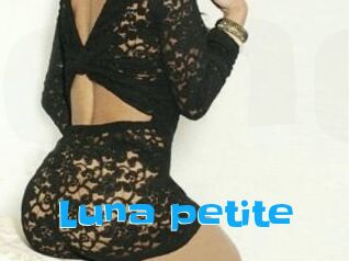 Luna_petite