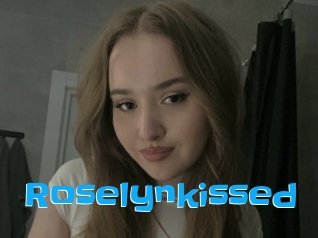 Roselynkissed